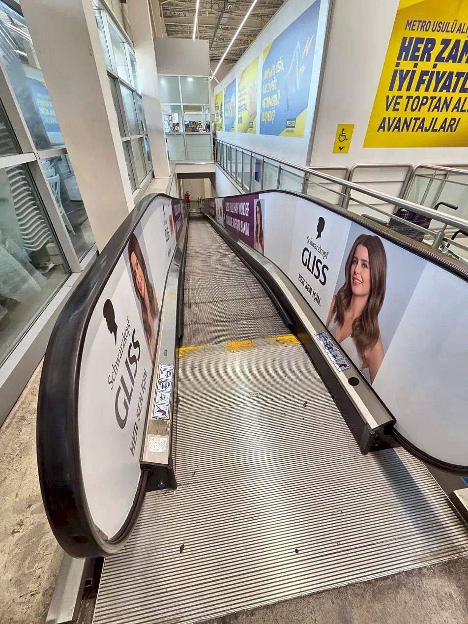 Metro yürüyen bant giydirme